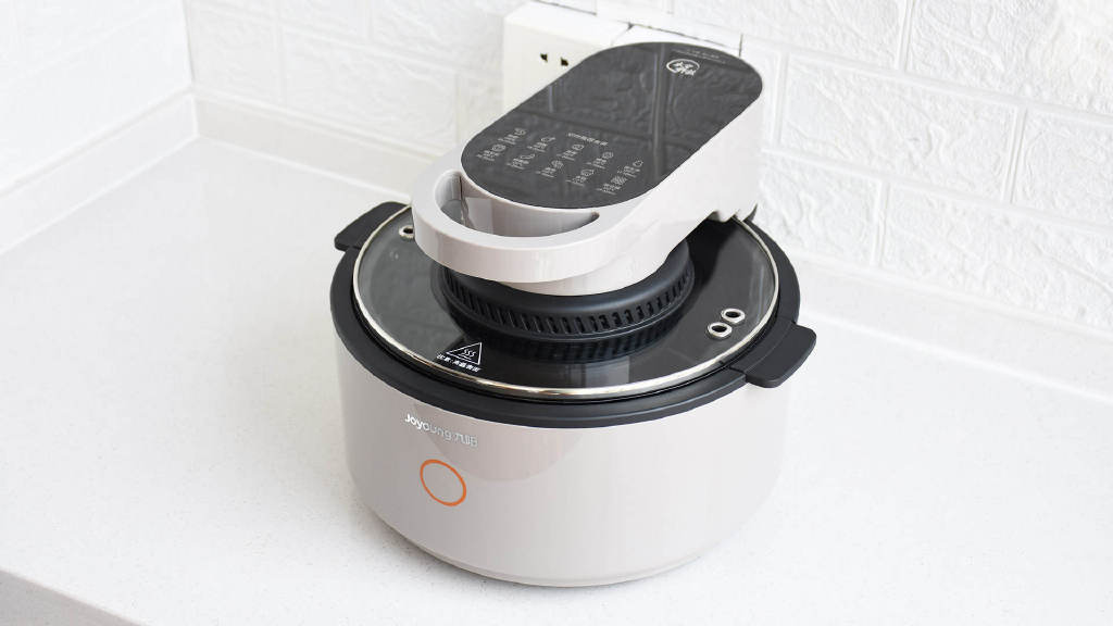 2. 个性化装扮系统：丰富的角色装扮和牧场装饰选项