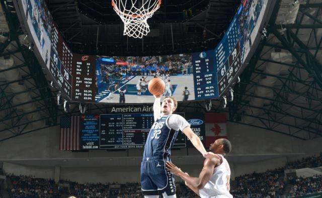 独行侠新星弗拉格超越科比登顶青少年20+场数第