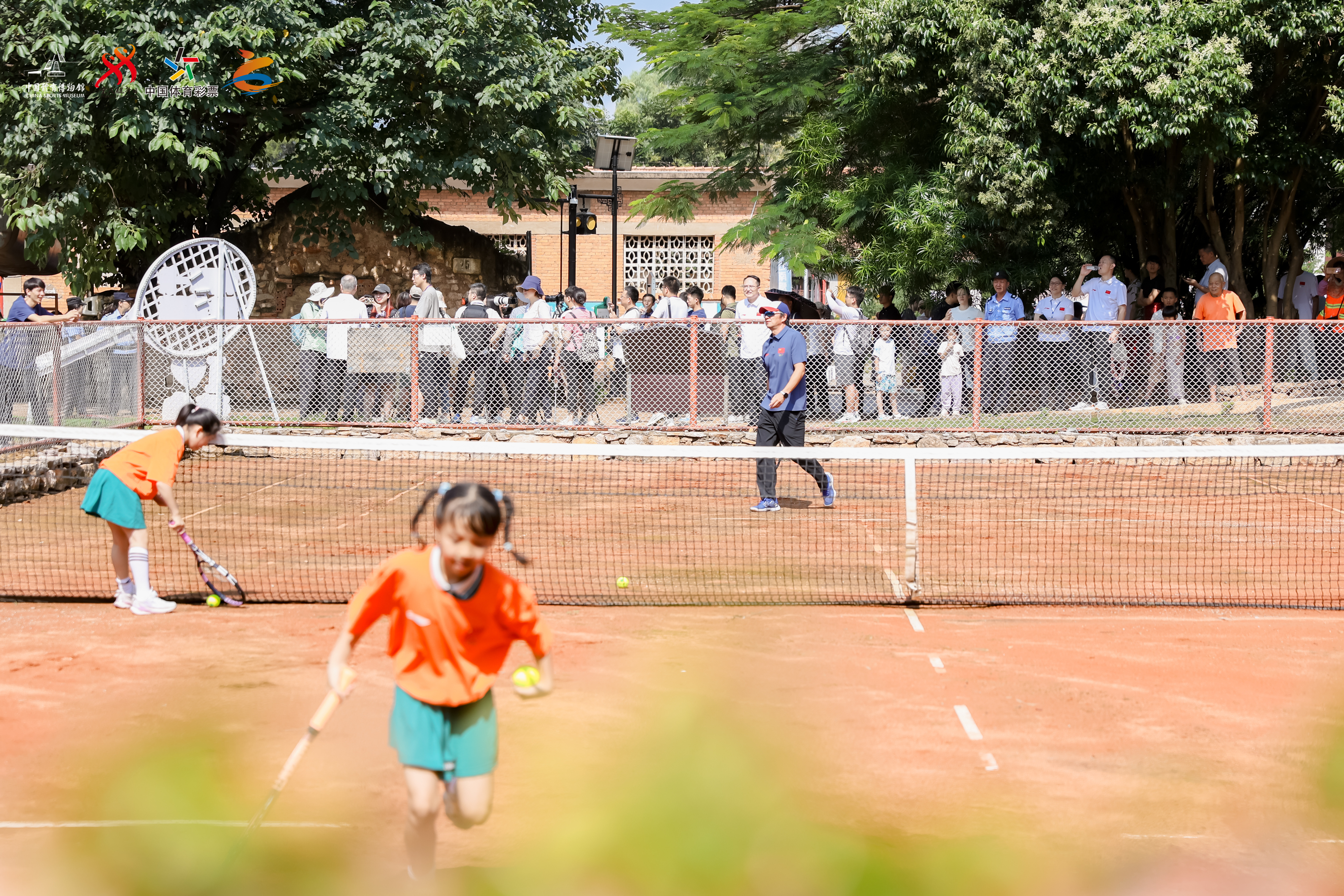 百年红土网球场助力蒙自打造2025全民健身日主会