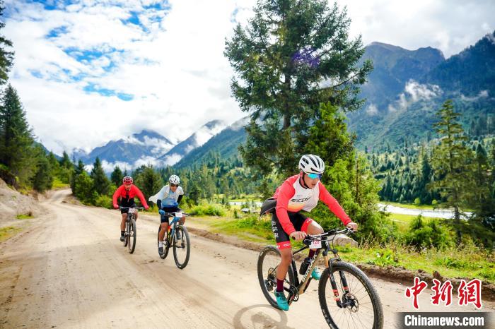 第九届环巴松措山地自行车赛收官 江村罗布夺冠