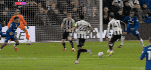 英超强强对话切尔西主场告负 纽卡斯尔力克蓝军