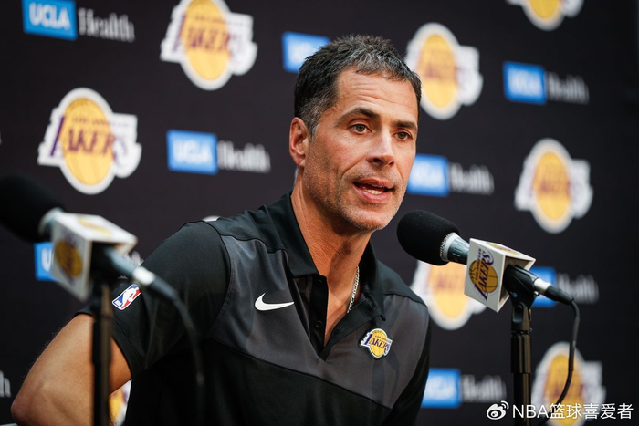 湖人季后赛遭遇范德比尔特爆发与交易危机