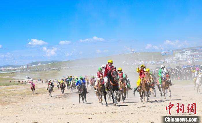 那曲恰青赛马节:210名选手齐聚草原,传承与旅