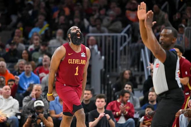 哈登季后赛表现引争议 反思冠军叙事与职业态度